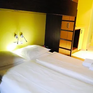 https://bridge-inn.hamburg-hotels-de.com